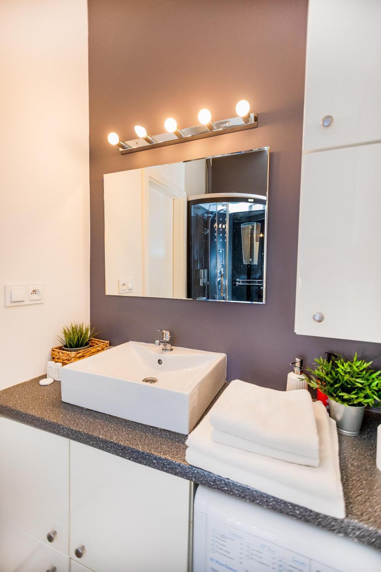 Cozy Studio Next To The Metro And City Center Warschau Buitenkant foto